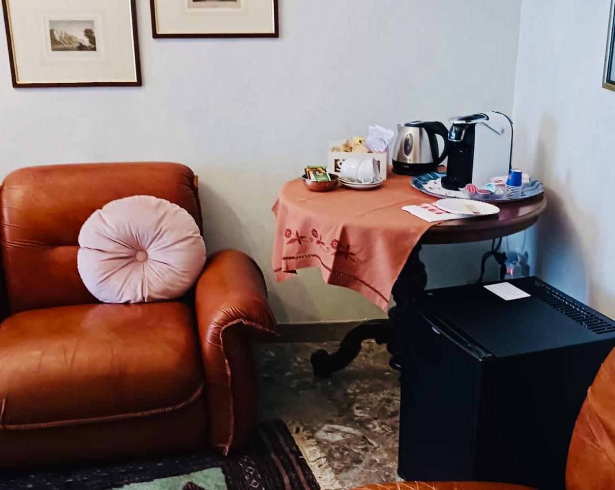 洛科罗通多 47, Vittorio Veneto酒店 外观 照片